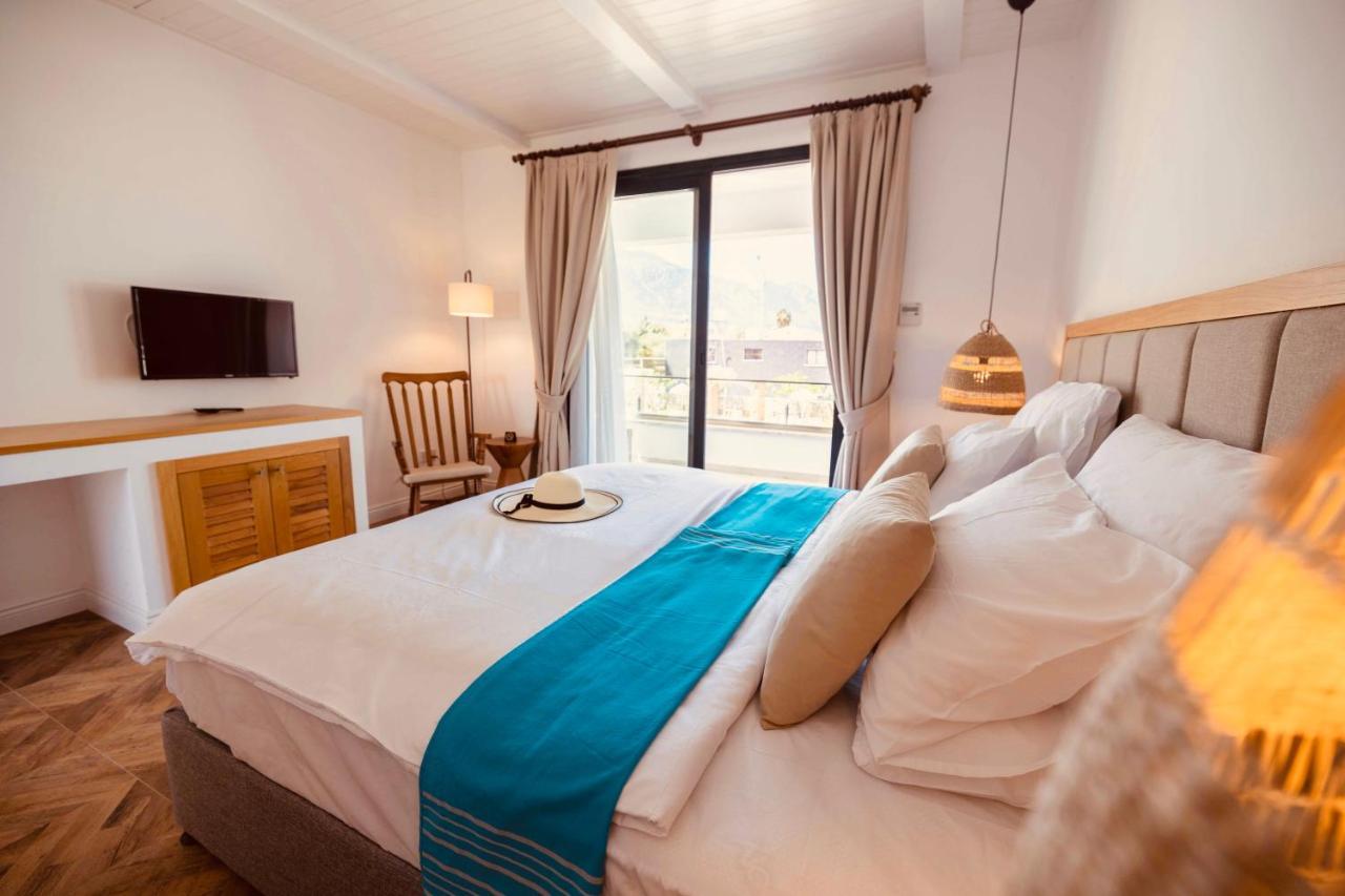 Palmonte Suites Hotel & Spa Karavas  Bagian luar foto