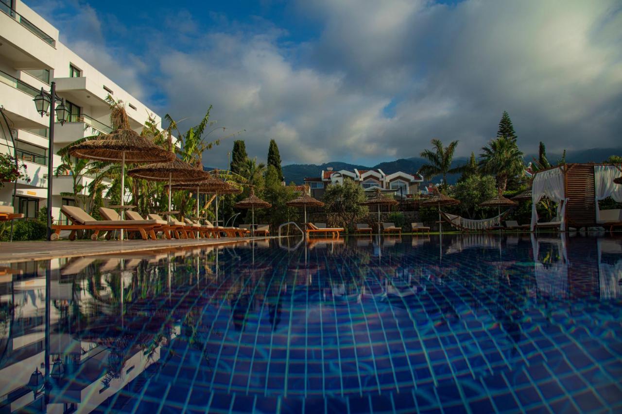 Palmonte Suites Hotel & Spa Karavas  Bagian luar foto