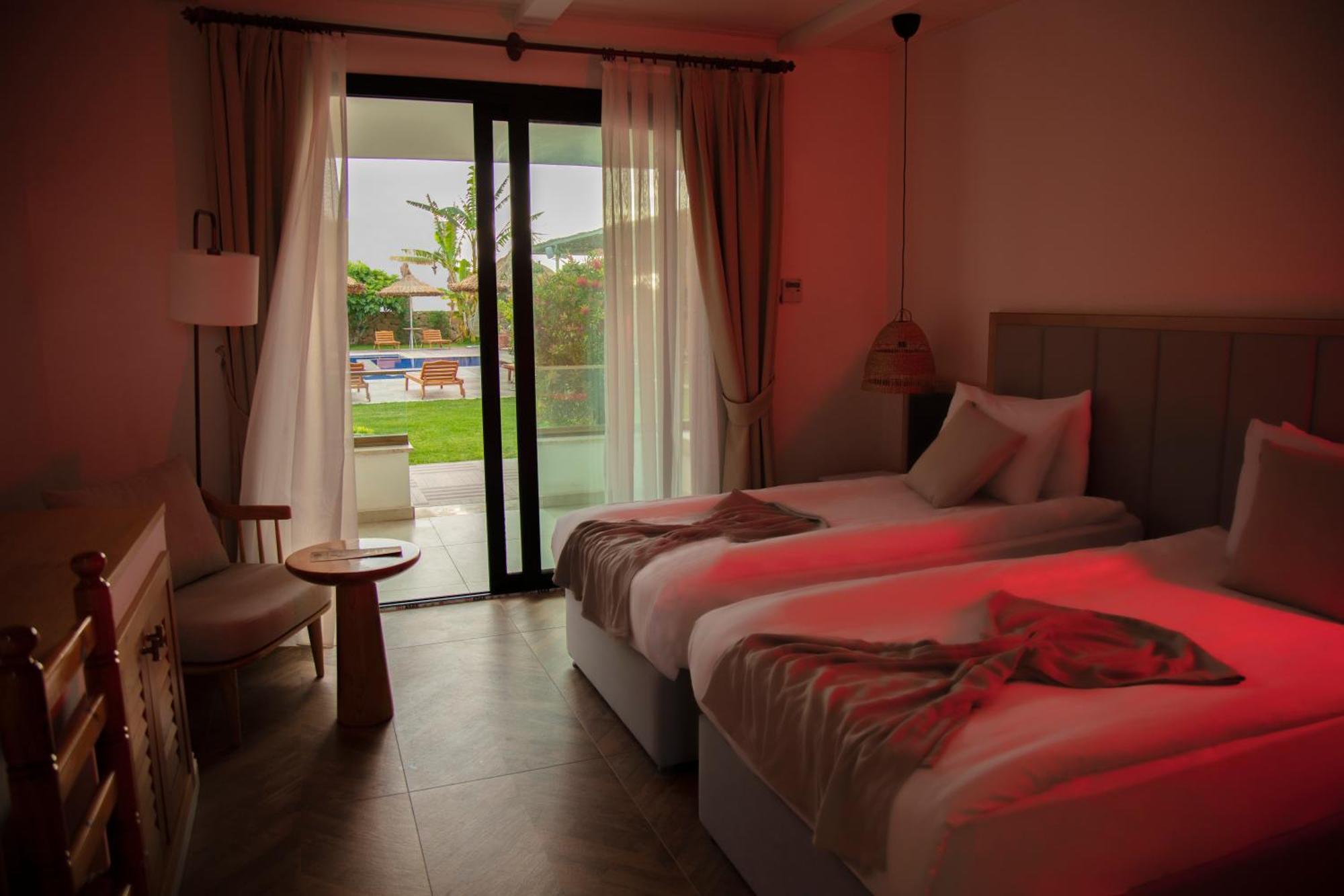 Palmonte Suites Hotel & Spa Karavas  Bagian luar foto